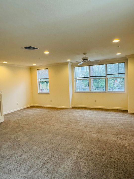 Active With Contract: $425,000 (4 beds, 3 baths, 2285 Square Feet)