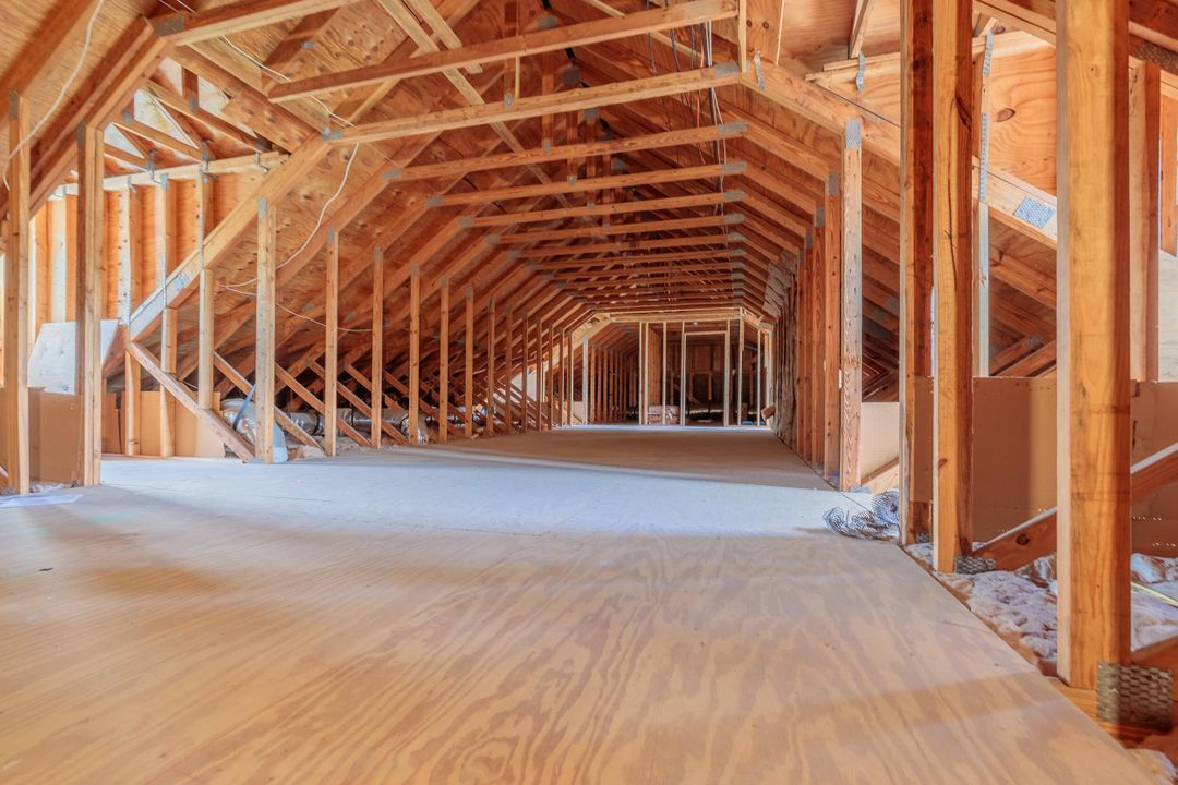 合同活跃: $499,900 (3 贝兹, 2 浴室, 2226 平方英尺)