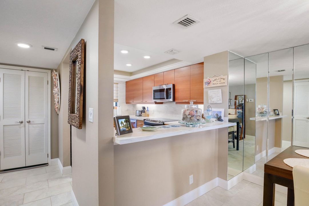 For Rent: $7,500 (1 beds, 1 baths, 833 Square Feet)