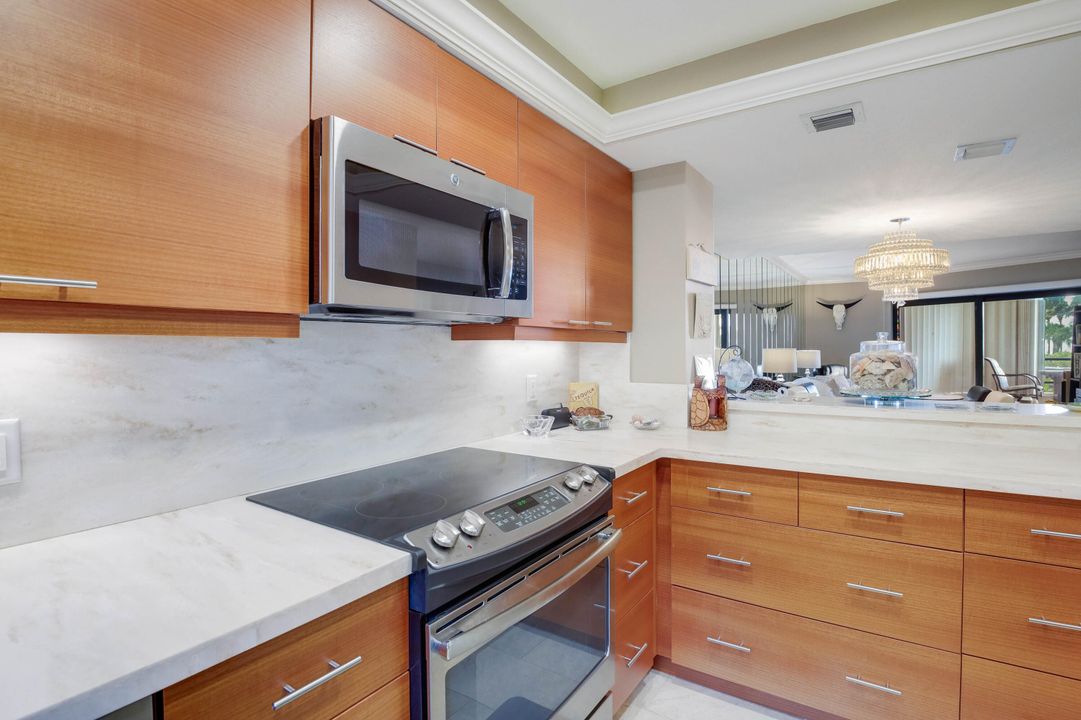 For Rent: $7,500 (1 beds, 1 baths, 833 Square Feet)