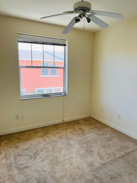 Active With Contract: $425,000 (4 beds, 3 baths, 2285 Square Feet)