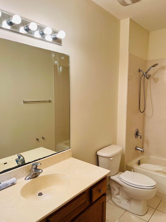 Active With Contract: $425,000 (4 beds, 3 baths, 2285 Square Feet)