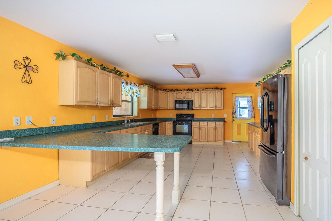 合同活跃: $499,900 (3 贝兹, 2 浴室, 2226 平方英尺)