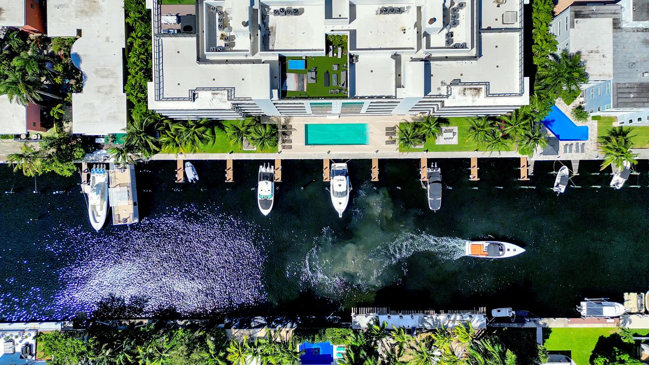 For Sale: $3,150,000 (3 beds, 2 baths, 2590 Square Feet)