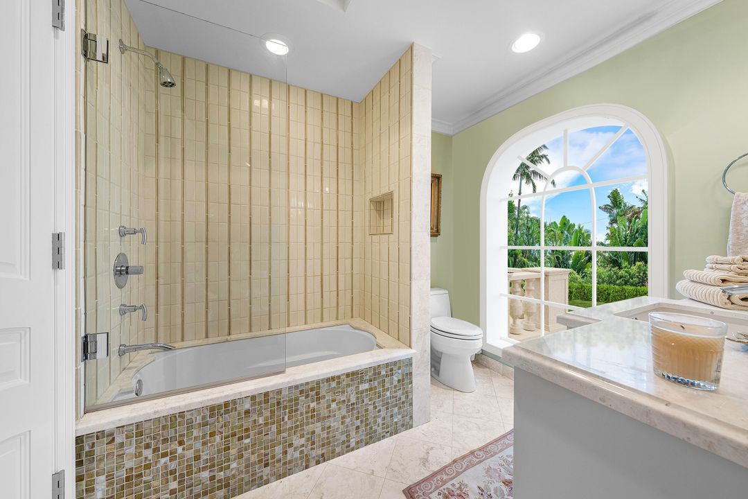 待售: $26,500,000 (4 贝兹, 6 浴室, 5988 平方英尺)