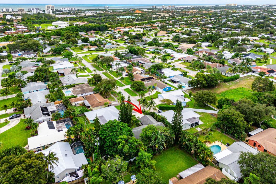 For Sale: $749,888 (3 beds, 2 baths, 1974 Square Feet)