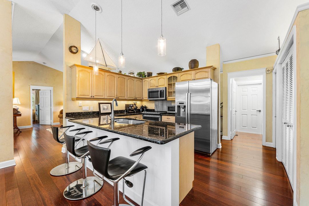 For Sale: $749,888 (3 beds, 2 baths, 1974 Square Feet)