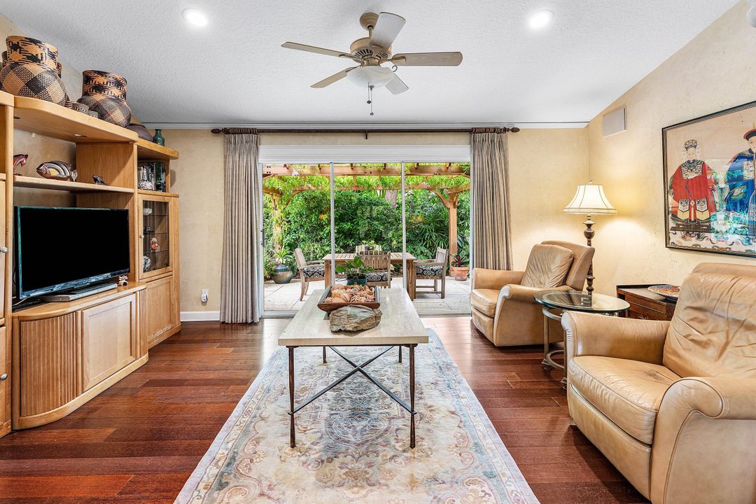 For Sale: $749,888 (3 beds, 2 baths, 1974 Square Feet)