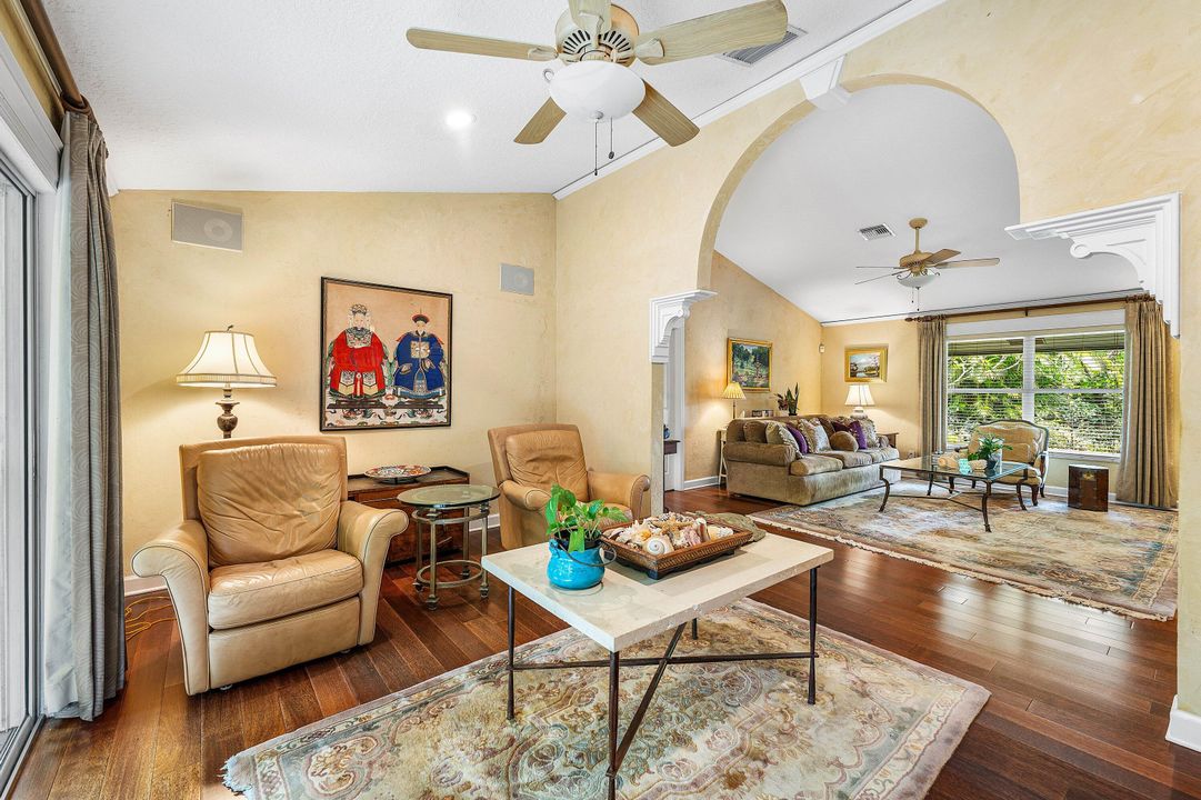 For Sale: $749,888 (3 beds, 2 baths, 1974 Square Feet)