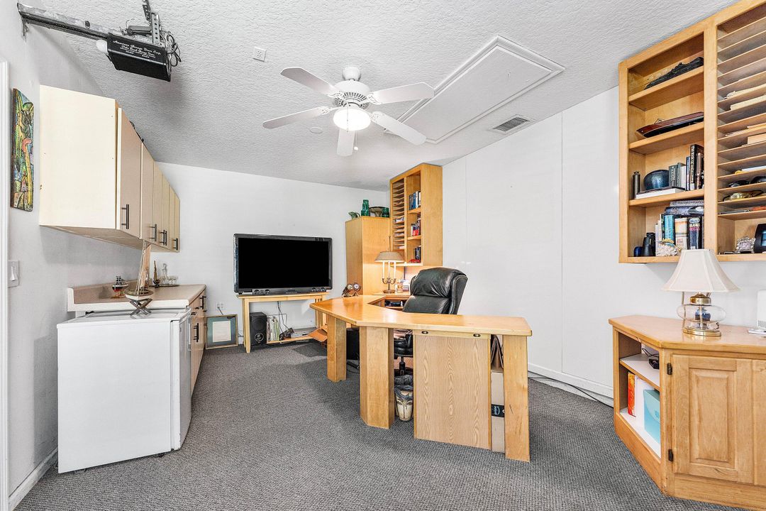 For Sale: $749,888 (3 beds, 2 baths, 1974 Square Feet)