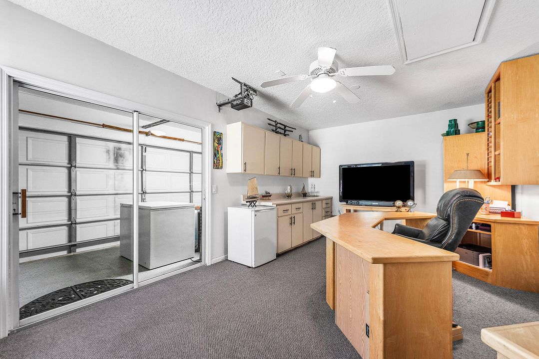 For Sale: $749,888 (3 beds, 2 baths, 1974 Square Feet)