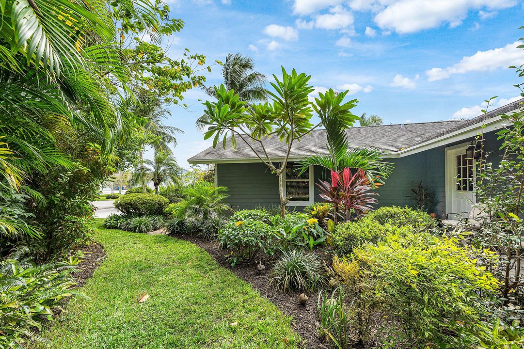 For Sale: $749,888 (3 beds, 2 baths, 1974 Square Feet)