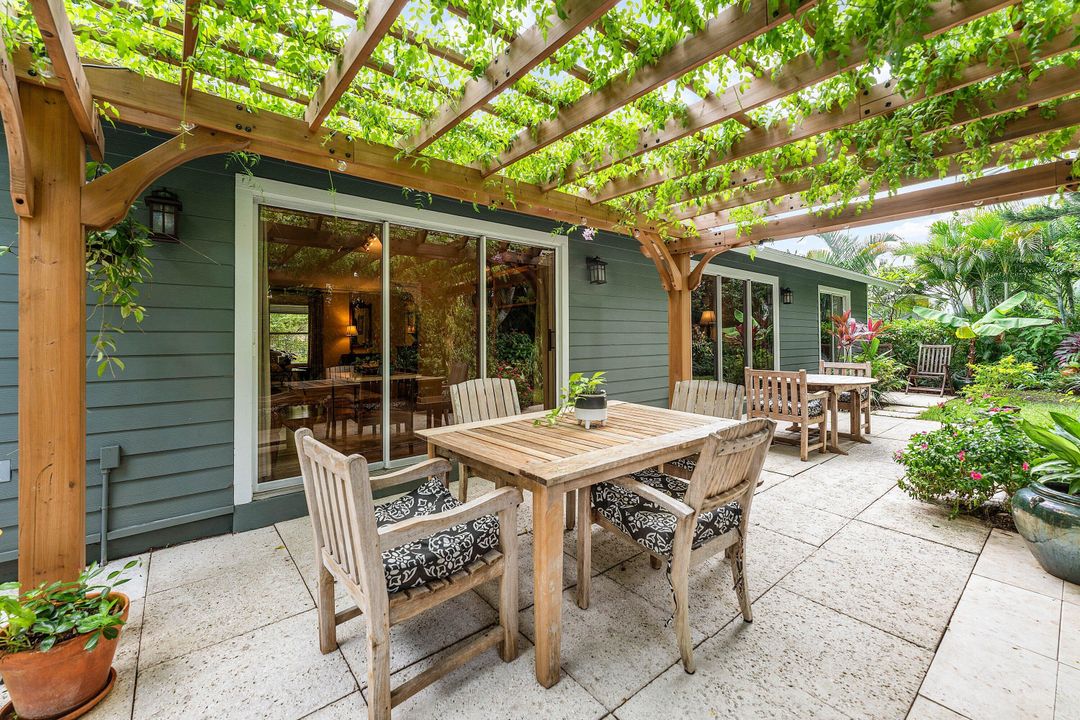 For Sale: $749,888 (3 beds, 2 baths, 1974 Square Feet)