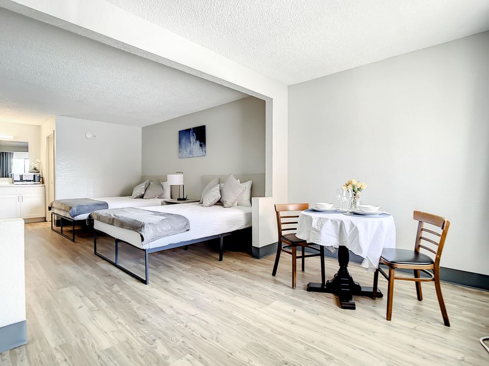 For Rent: $1,000 (0 beds, 1 baths, 275 Square Feet)