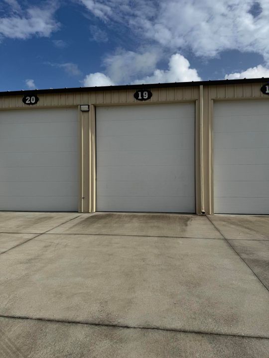 待售: $259,900 (0 贝兹, 0 浴室, 780 平方英尺)