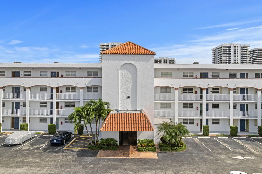 Activo con contrato: $250,000 (2 camas, 2 baños, 990 Pies cuadrados)