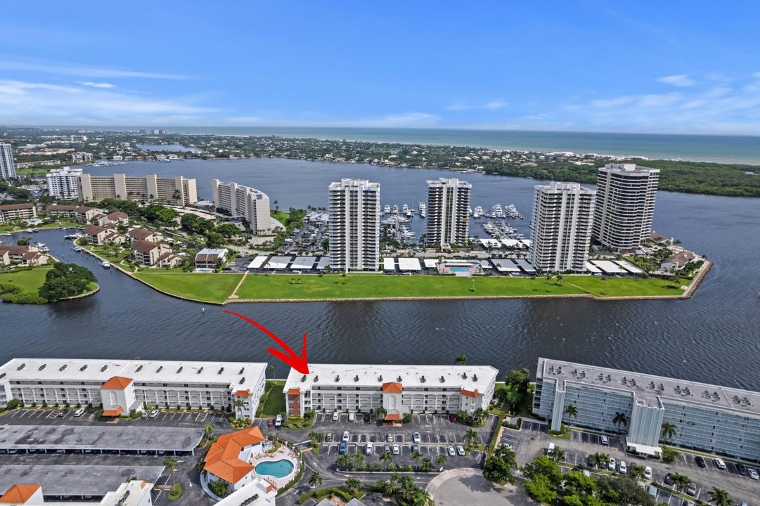 Activo con contrato: $250,000 (2 camas, 2 baños, 990 Pies cuadrados)