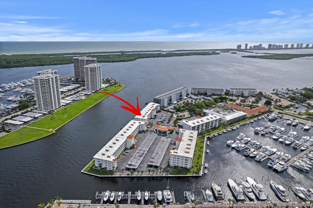 Activo con contrato: $250,000 (2 camas, 2 baños, 990 Pies cuadrados)