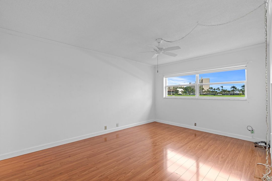 Activo con contrato: $250,000 (2 camas, 2 baños, 990 Pies cuadrados)