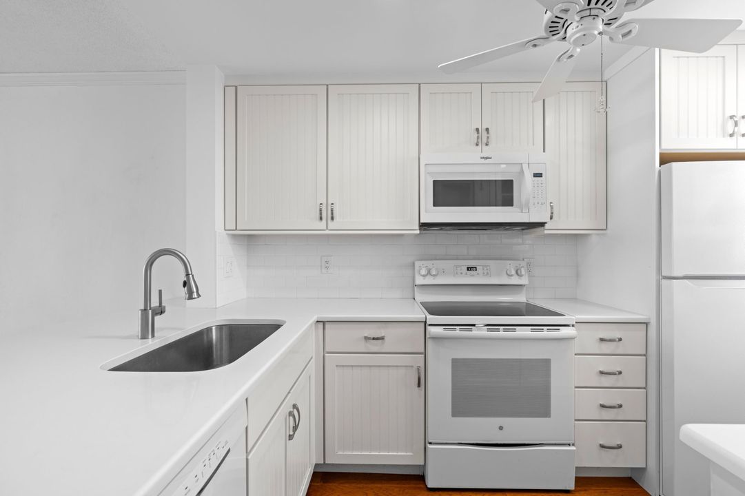 Activo con contrato: $250,000 (2 camas, 2 baños, 990 Pies cuadrados)