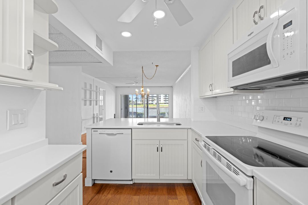 Activo con contrato: $250,000 (2 camas, 2 baños, 990 Pies cuadrados)