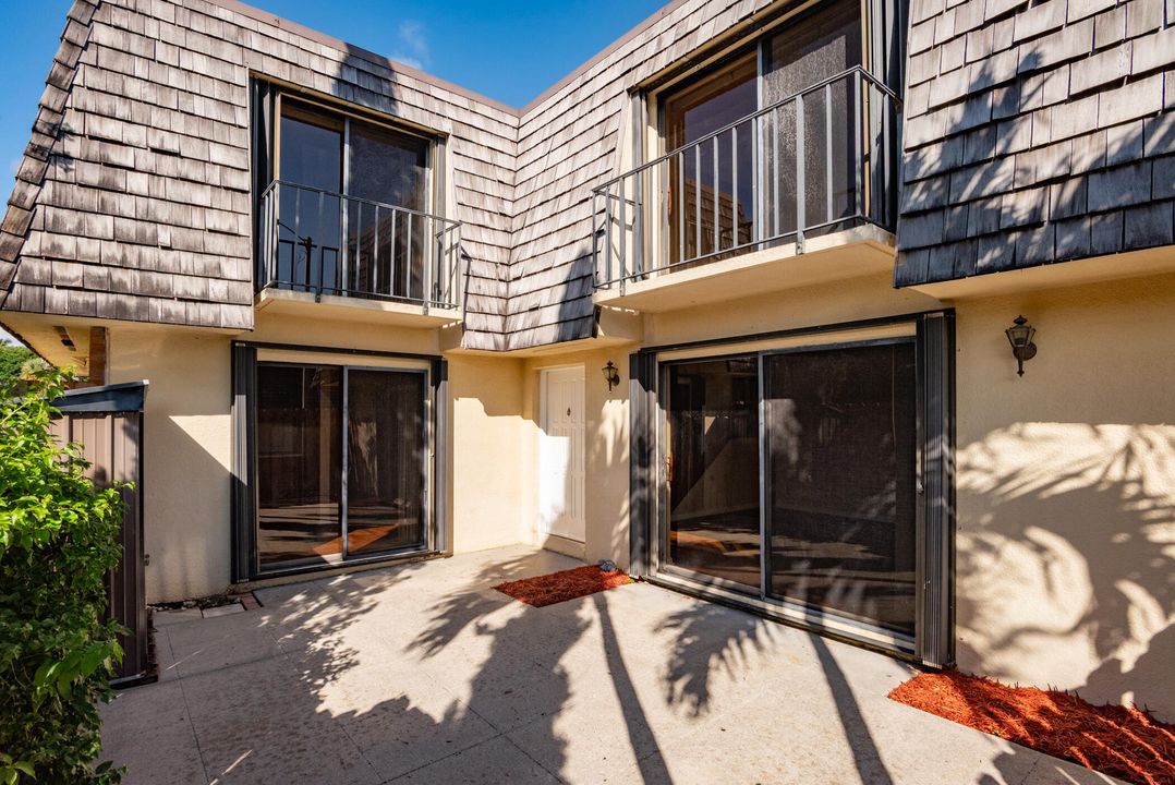 Recently Sold: $245,000 (2 beds, 2 baths, 1232 Square Feet)