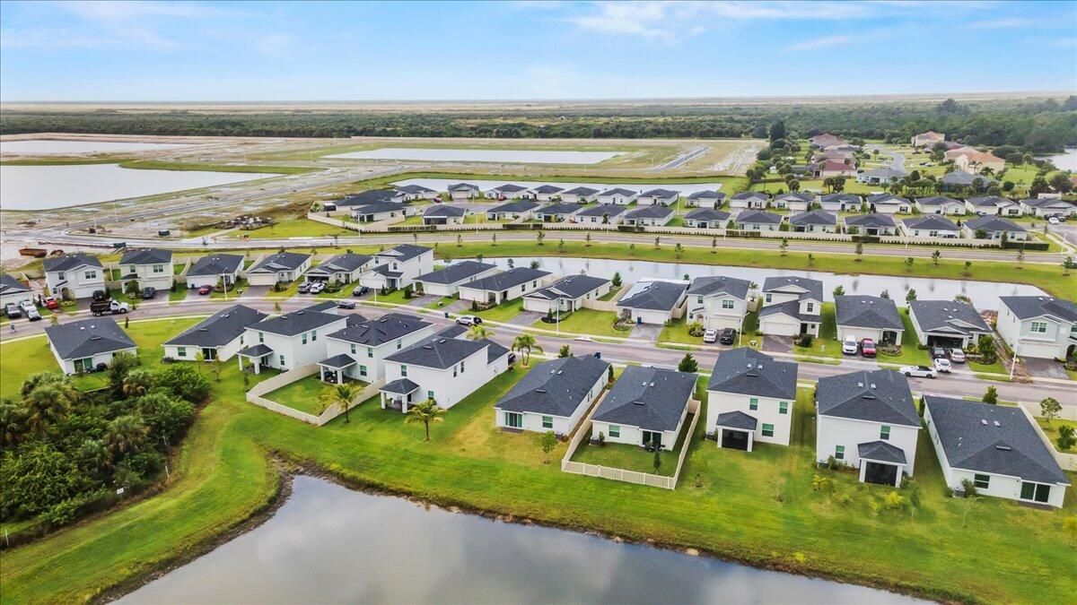 For Rent: $2,000 (3 beds, 2 baths, 1448 Square Feet)