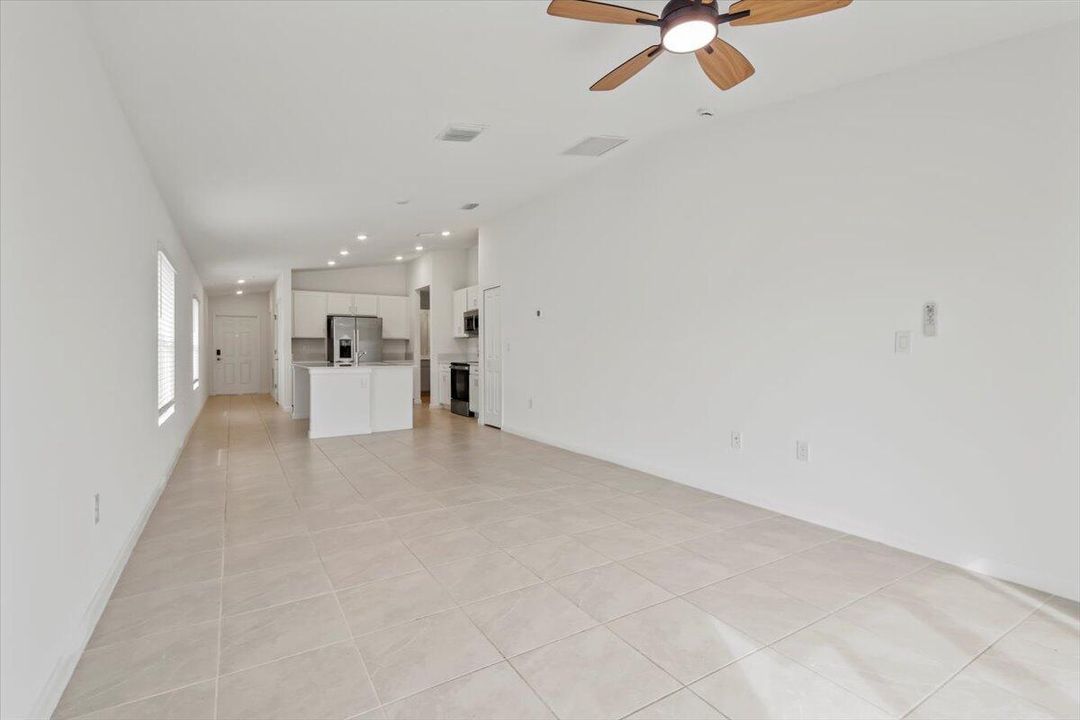 For Rent: $2,000 (3 beds, 2 baths, 1448 Square Feet)