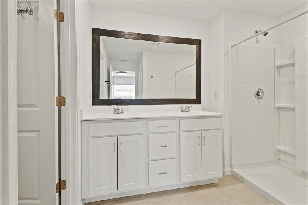 For Rent: $2,000 (3 beds, 2 baths, 1448 Square Feet)