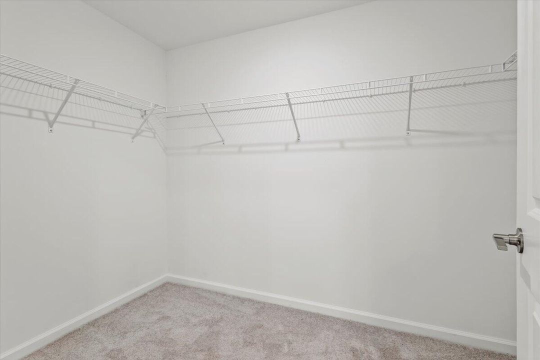 For Rent: $2,000 (3 beds, 2 baths, 1448 Square Feet)