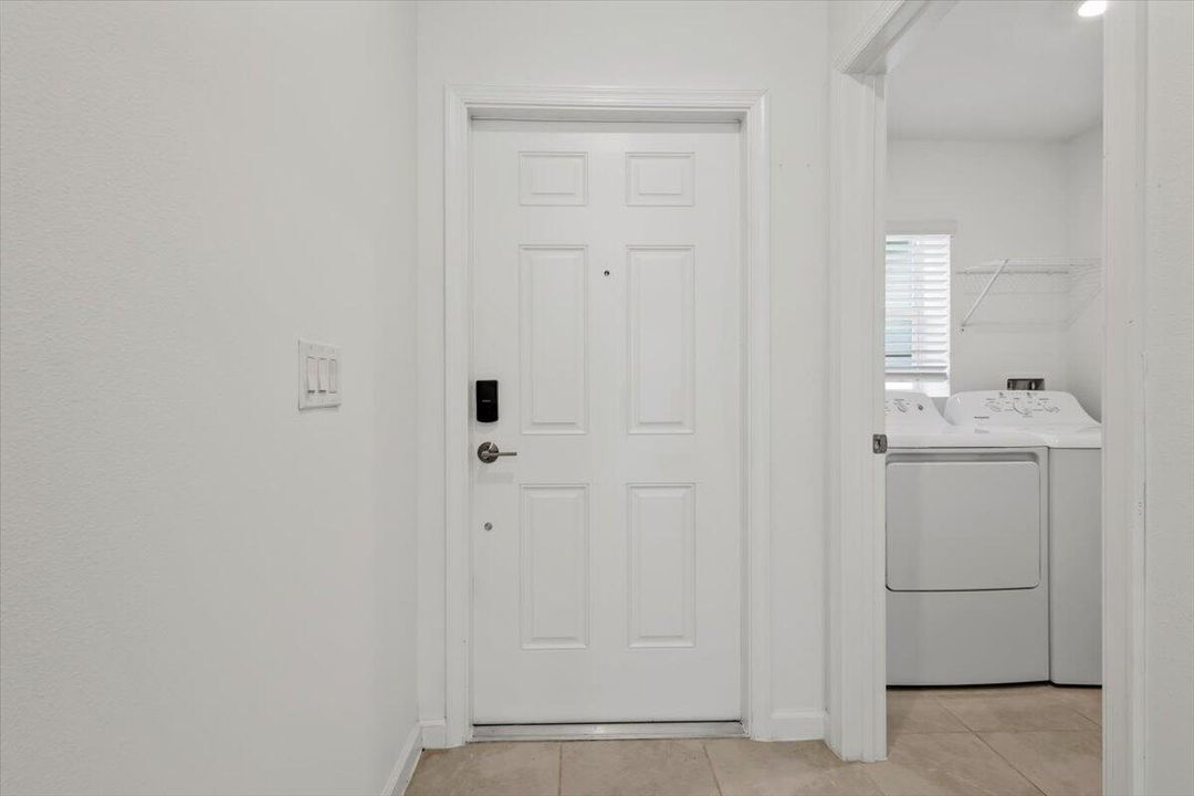 For Rent: $2,000 (3 beds, 2 baths, 1448 Square Feet)