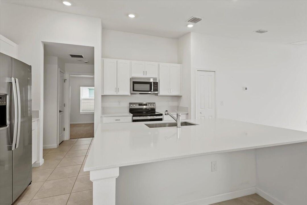 For Rent: $2,000 (3 beds, 2 baths, 1448 Square Feet)