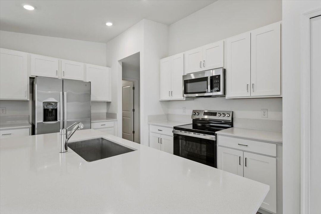 For Rent: $2,000 (3 beds, 2 baths, 1448 Square Feet)