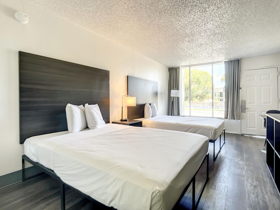 For Rent: $1,000 (0 beds, 1 baths, 275 Square Feet)