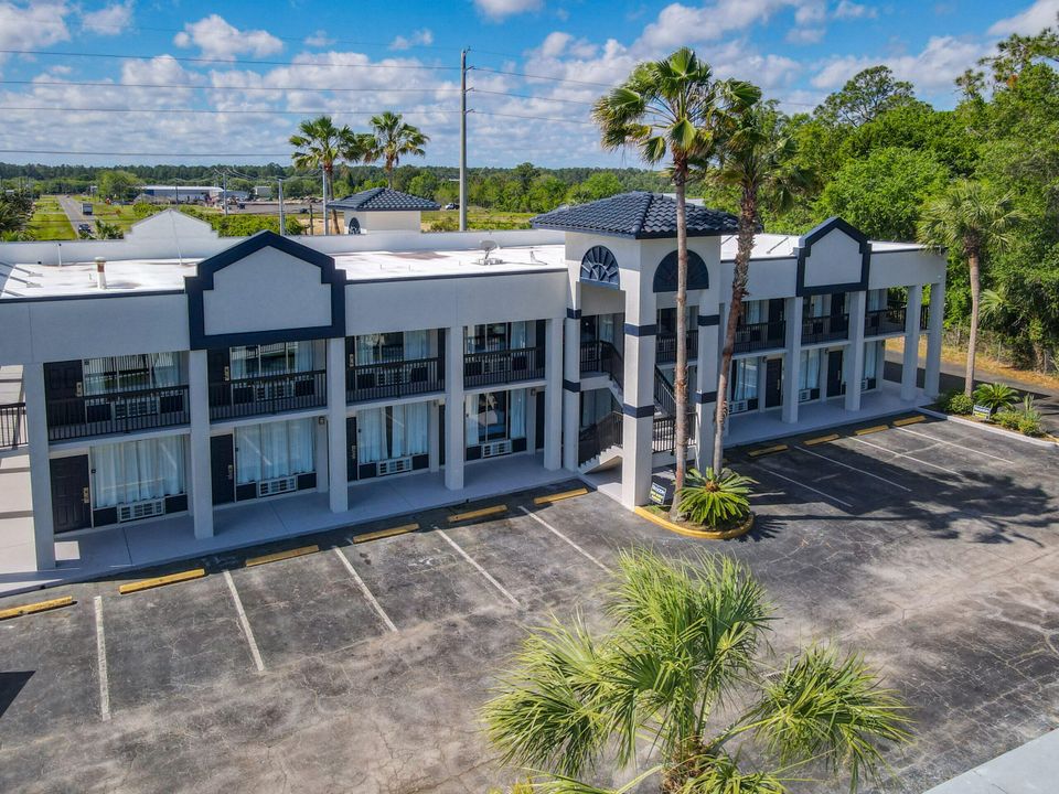 For Rent: $1,000 (0 beds, 1 baths, 275 Square Feet)