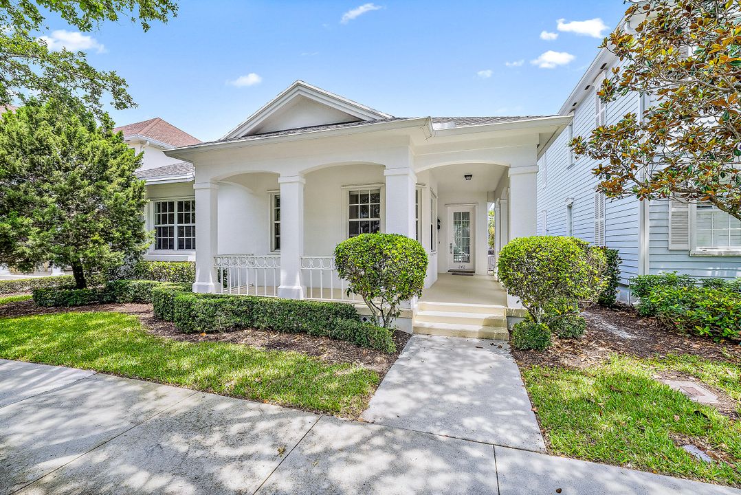 For Rent: $5,500 (3 beds, 2 baths, 1741 Square Feet)