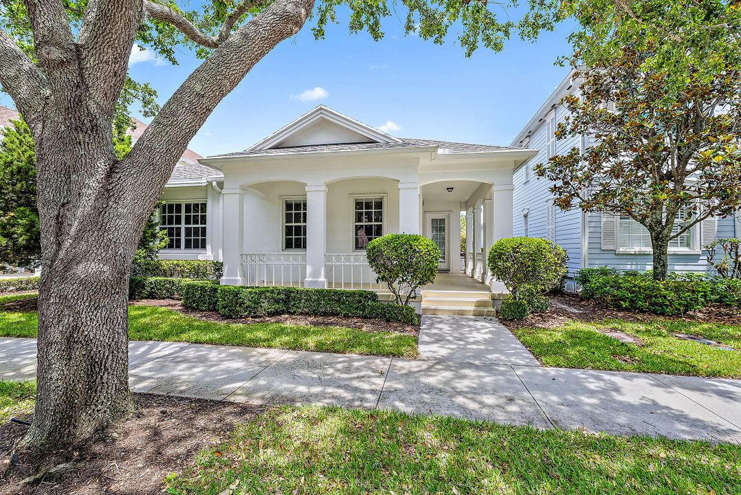 For Rent: $5,500 (3 beds, 2 baths, 1741 Square Feet)