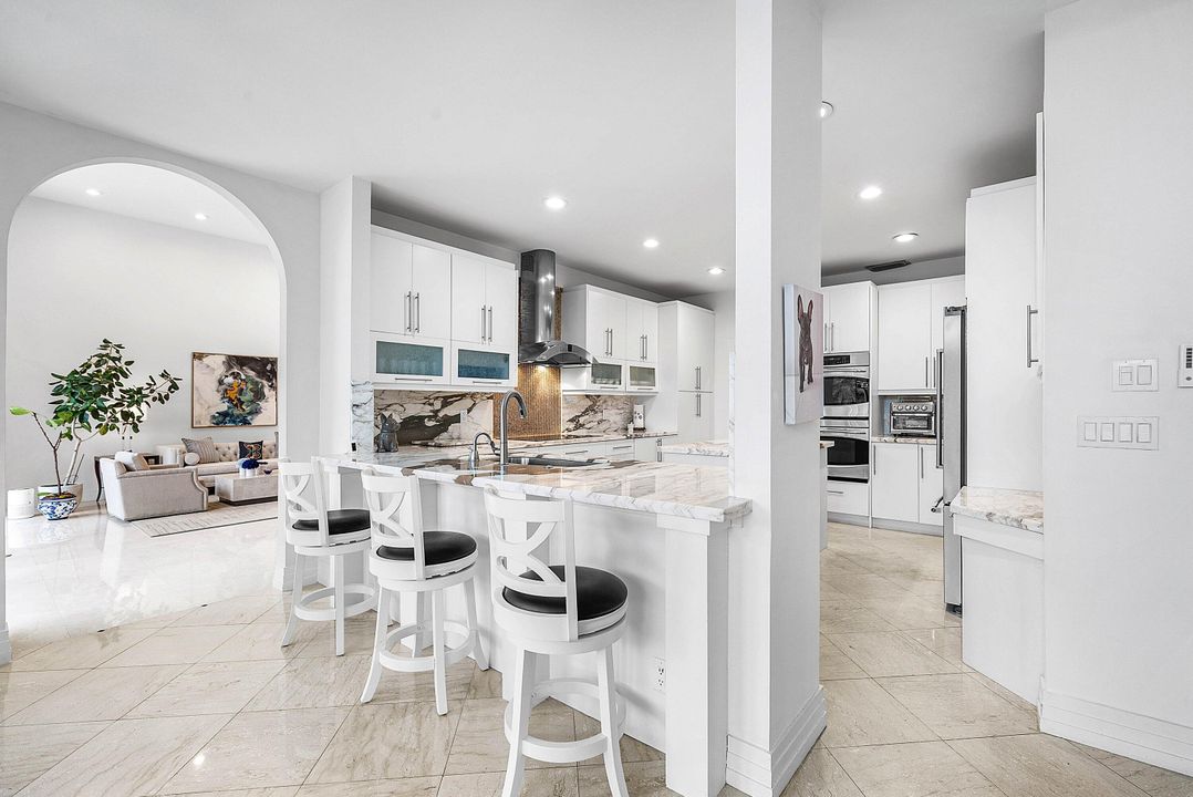 На продажу: $1,995,000 (4 спален, 5 ванн, 4089 Квадратных фут)