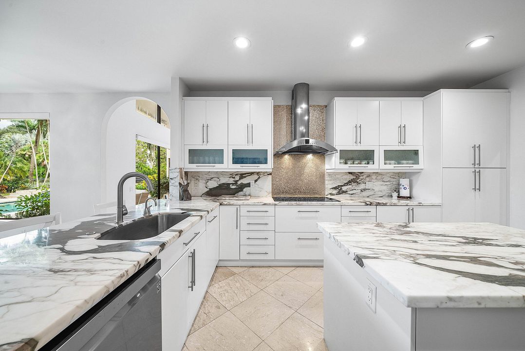 На продажу: $1,995,000 (4 спален, 5 ванн, 4089 Квадратных фут)