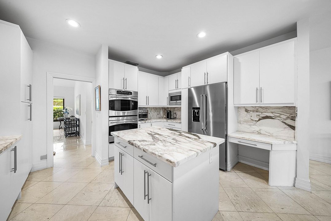 На продажу: $1,995,000 (4 спален, 5 ванн, 4089 Квадратных фут)