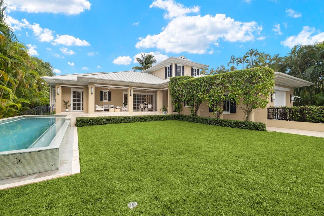 For Sale: $3,895,000 (3 beds, 3 baths, 2582 Square Feet)