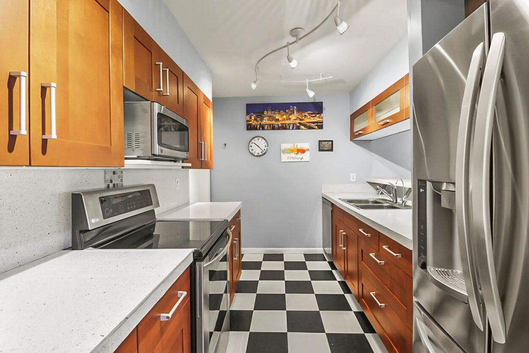 For Sale: $317,900 (3 beds, 2 baths, 1489 Square Feet)