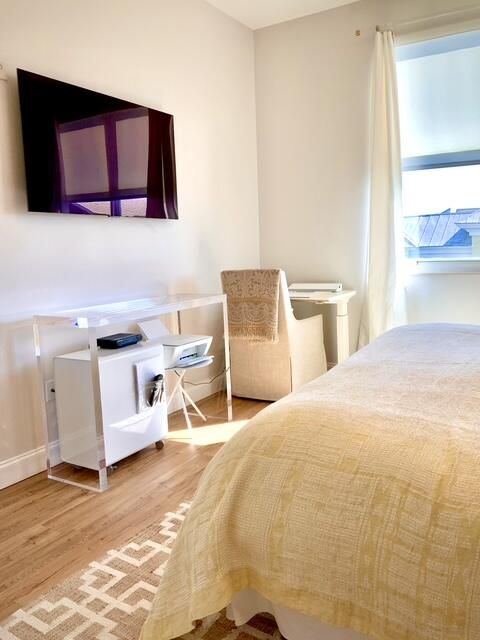 For Rent: $4,495 (2 beds, 2 baths, 1000 Square Feet)