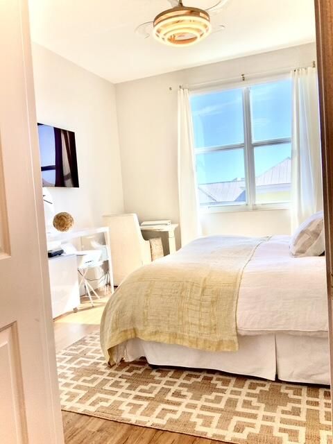 For Rent: $4,495 (2 beds, 2 baths, 1000 Square Feet)