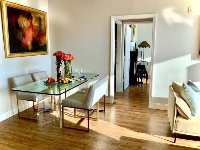 For Rent: $4,495 (2 beds, 2 baths, 1000 Square Feet)