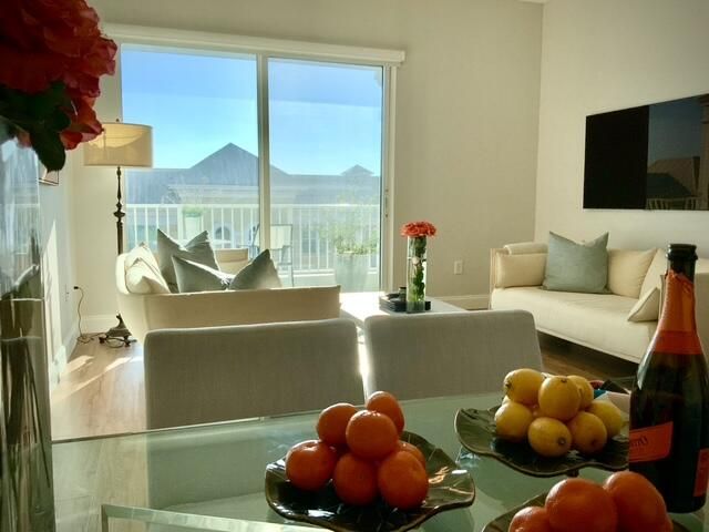 For Rent: $4,495 (2 beds, 2 baths, 1000 Square Feet)