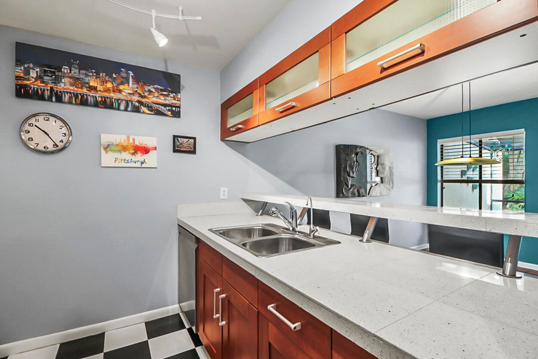 For Sale: $317,900 (3 beds, 2 baths, 1489 Square Feet)