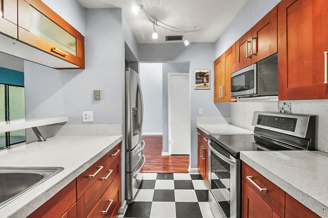 For Sale: $317,900 (3 beds, 2 baths, 1489 Square Feet)