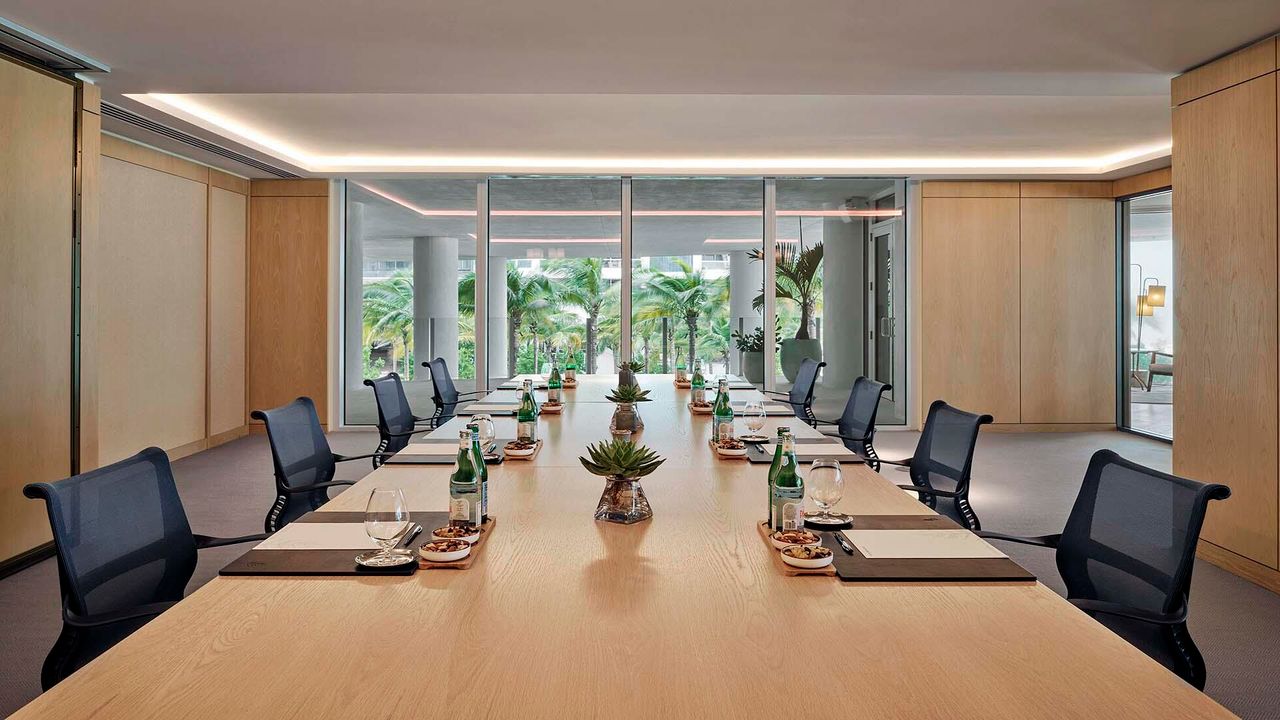 For Sale: $5,575,000 (2 beds, 2 baths, 2031 Square Feet)