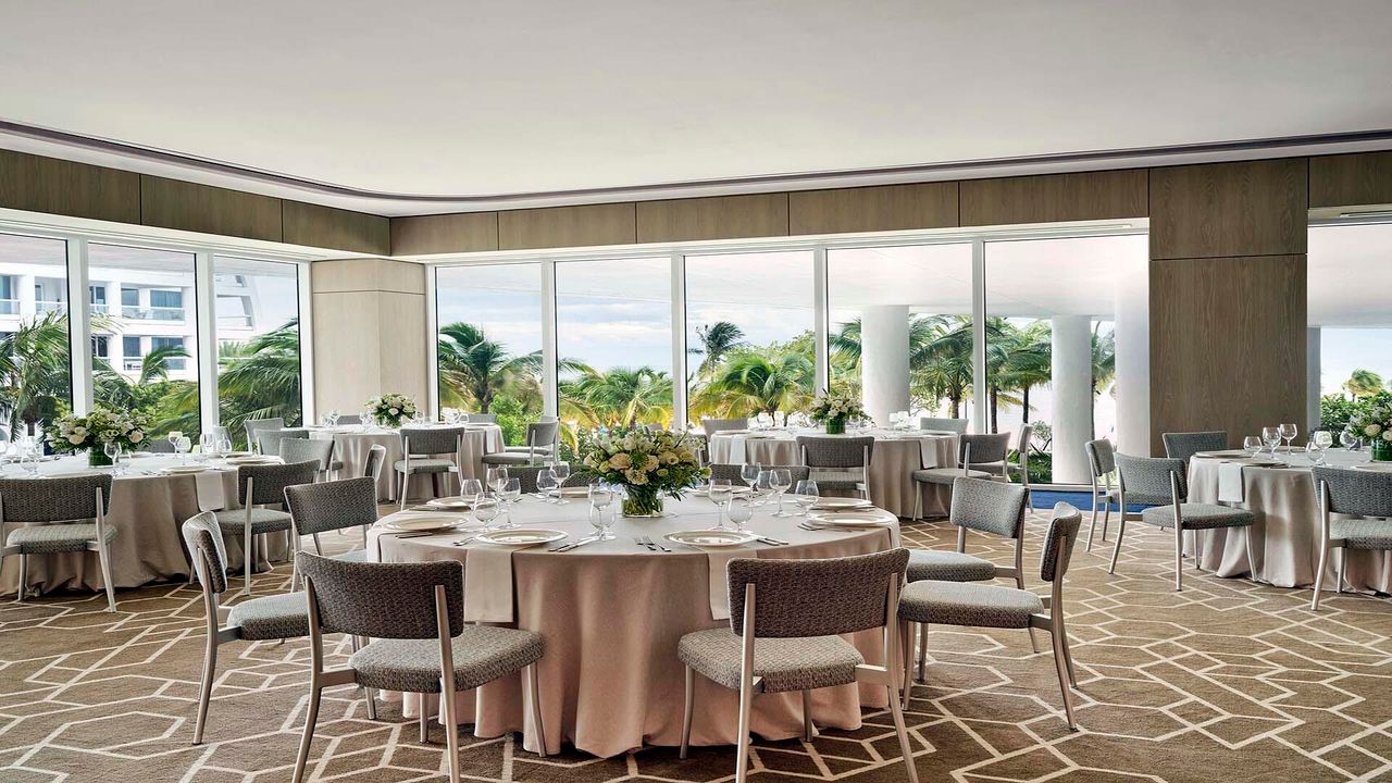 For Sale: $5,575,000 (2 beds, 2 baths, 2031 Square Feet)